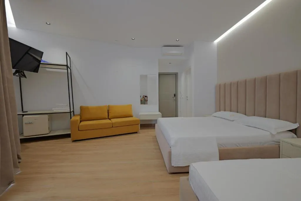TRIPLE WITH AIR CONDITIONING Room, Sea & Sand Hotel, Kavaje
