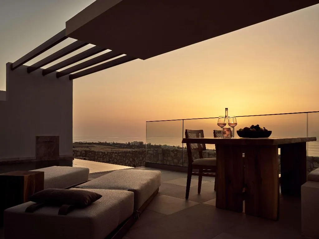 SUITE SEA VIEW WITH PRIVATE POOL Room, The Royal Senses Resort & Spa Crete, Curio Collect, Crete