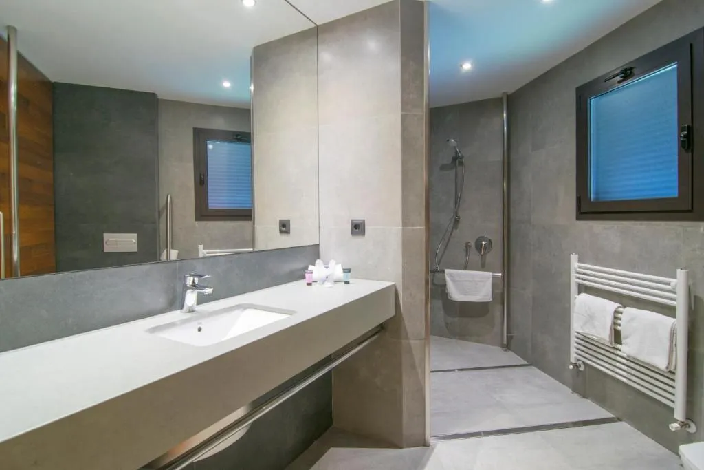 DOUBLE SUPERIOR Room, America Igualada, Barcelona
