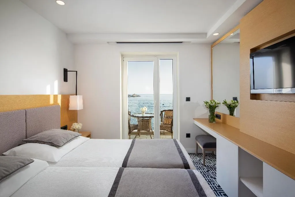 Double or Twin EXECUTIVE SEA VIEW Room, Royal Neptun hotel, Dubrovnik