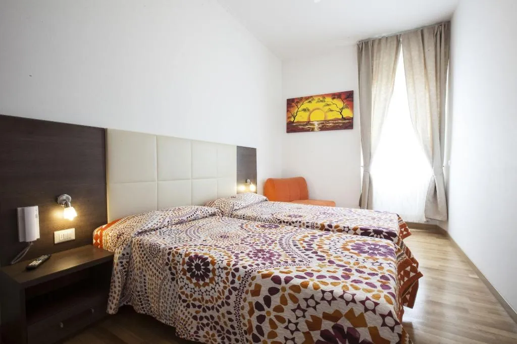 Room, Albergo Amalfi Milano, Milan