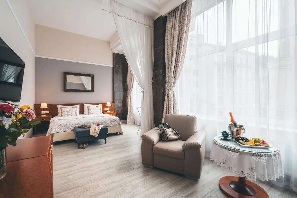 JUNIOR SUITE WITH DOUBLE BED Room, Belvedere Hotel Prague, Prague