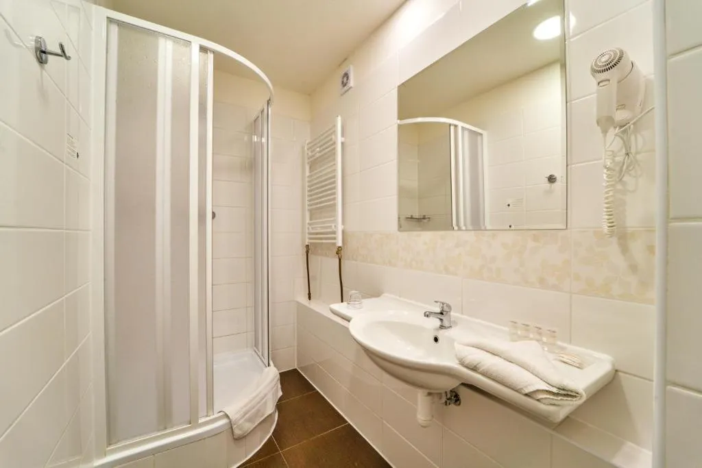 Double or Twin STANDARD Room, Charles Central, Prague