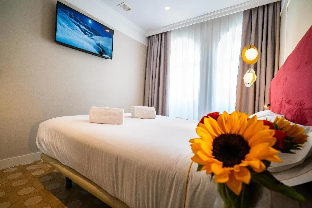 APARTMENT TWO BEDROOMS Room, SmartRental Collection Gran Vía Capital, Madrid