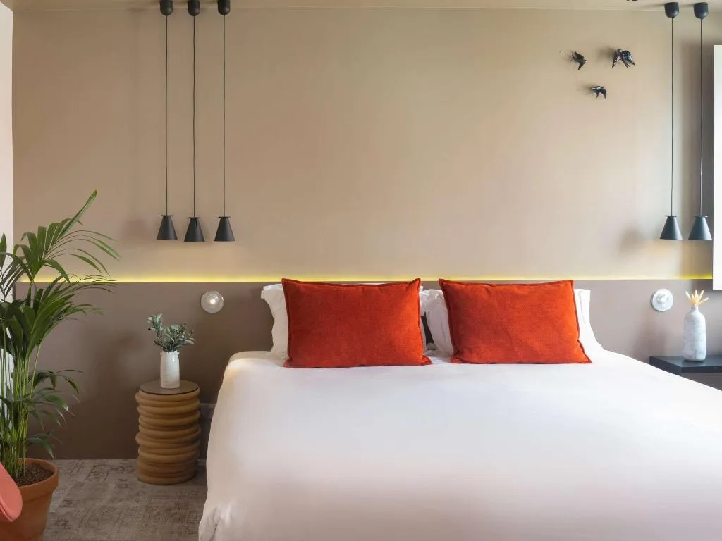 SUITE KING SIZE BED Room, Mercure Porto Centro Santa Catarina, Porto