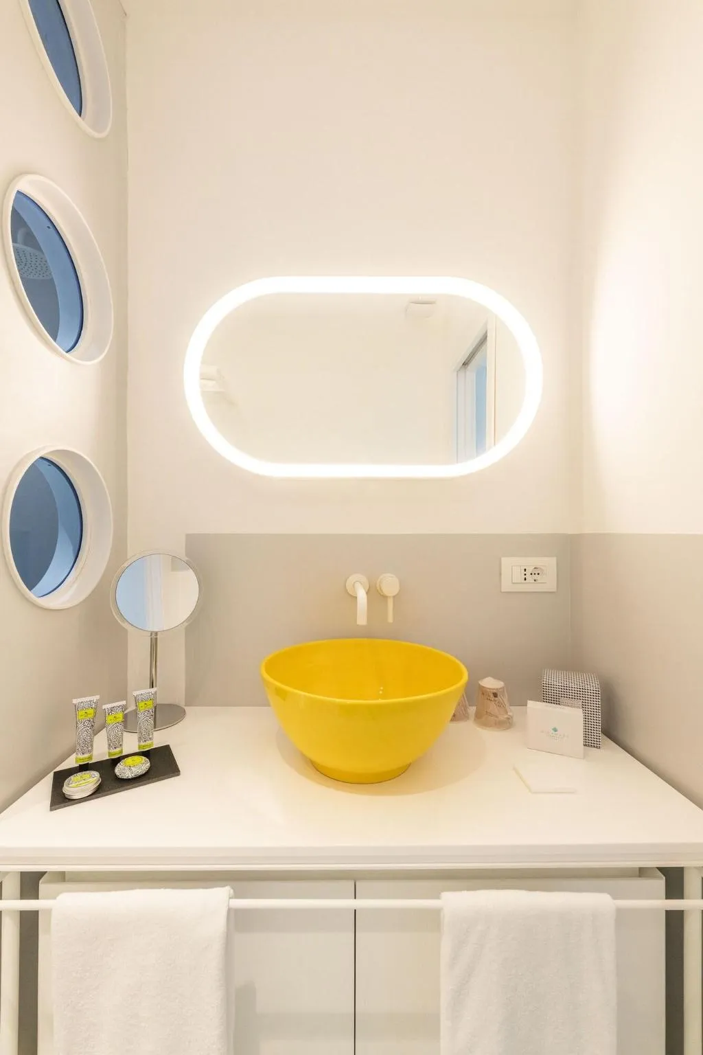 Room, Miramare Sea Resort and Spa, Naples