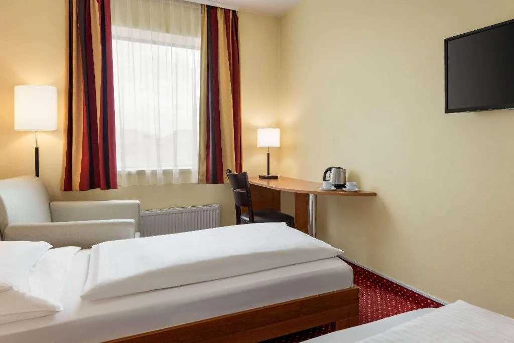 Room, Amedia Praha Express, Prague