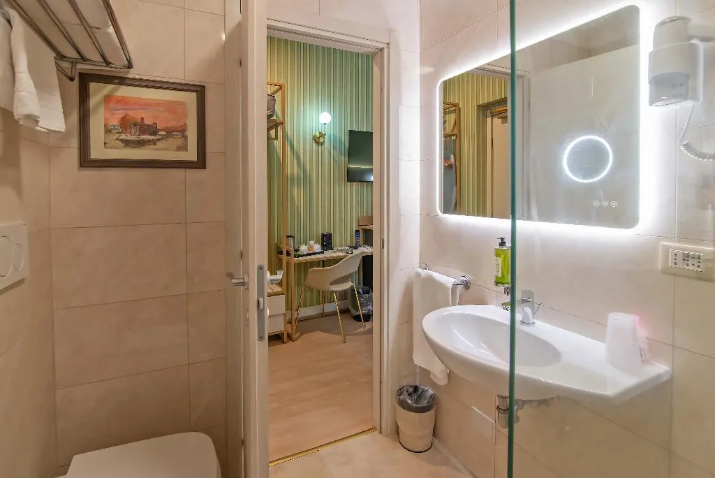 TRIPLE CLASSIC Room, Gambrinus, Rome