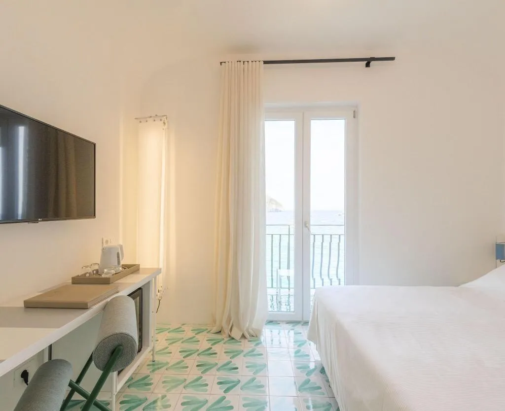 Room, Miramare Sea Resort and Spa, Naples