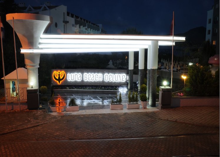 Caprice Beach Hotel instead of Luna Beach Deluxe Hotel, Dalaman