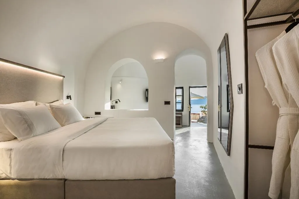 SUITE LUXURY Room, Sun Rocks Boutique Hotel | Caldera View Suites, Santorini