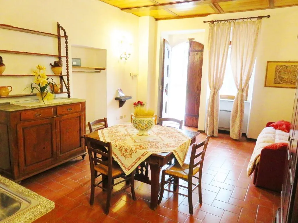 Room, Castello Cortevecchio, Umbria