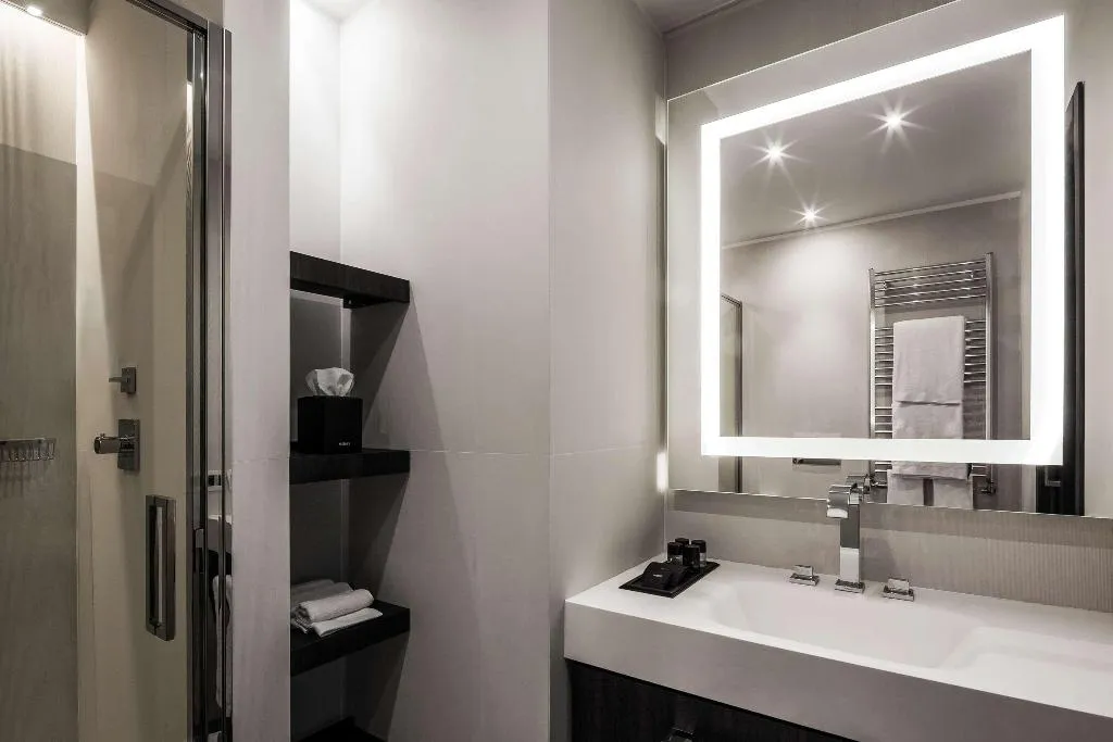 DOUBLE KING SIZE BED Room, Hyatt Centric Milan Centrale, Milan