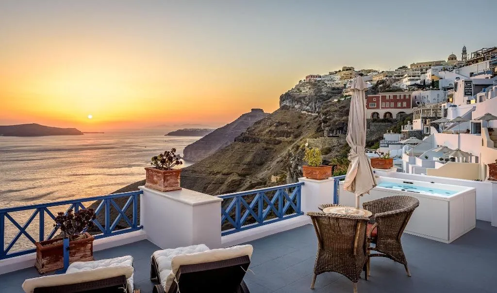 Room, Golden Grey Goose, Santorini