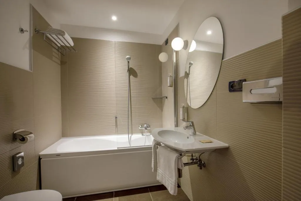 Double or Twin SUPERIOR Room, Best Western Plus Globus Hotel, Rome
