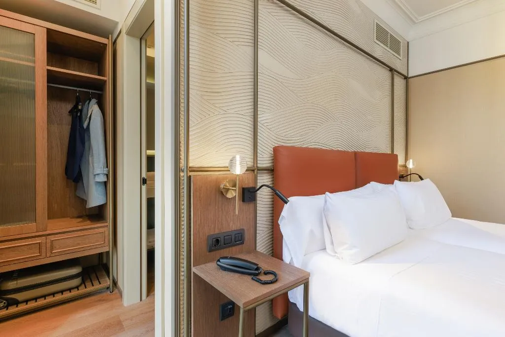 Double or Twin SUPERIOR Room, Hotel Medinaceli 4*S, Barcelona