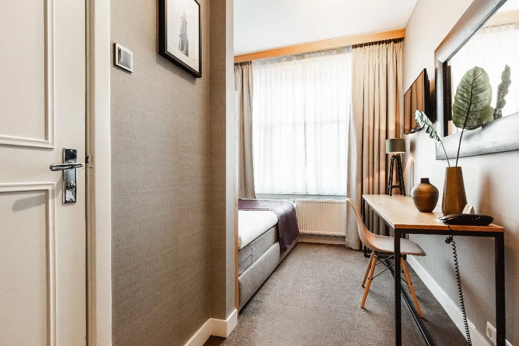 SINGLE BASIC Room, The Delphi - Amsterdam Townhouse, Amsterdam