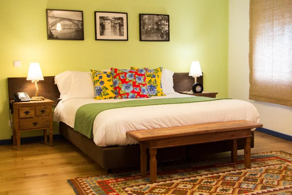 Double or Twin DELUXE CITY VIEW Room, Miragaia House, Porto
