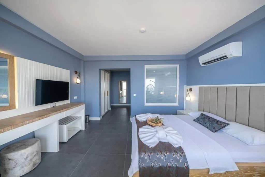 Room, Un Amor Hotel, Dalaman