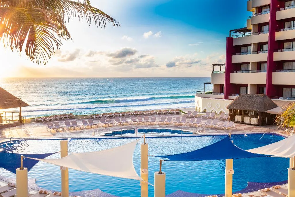 Pool, Crown Paradise Club Cancun All Inclusive, Cancun Area
