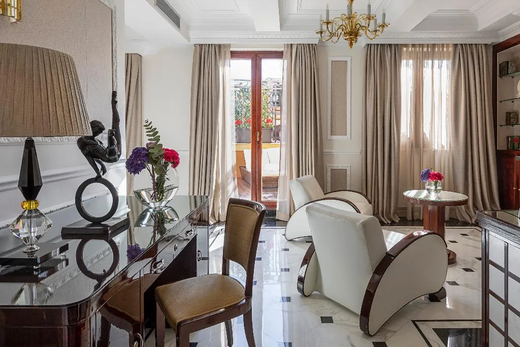 SUITE WITH TERRACE Room, Baglioni Hotel Regina, Rome