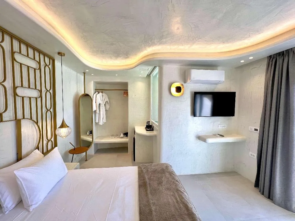 SUITE SEA VIEW HONEYMOON Room, Athina Luxury Suites, Santorini