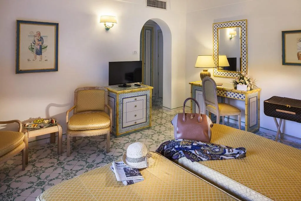 Room, Grand Hotel il Moresco, Naples