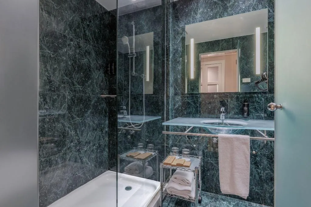 DOUBLE QUEEN SIZE BED Room, Hotel Vilamari, Barcelona