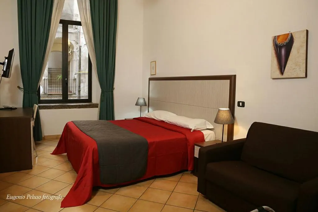 TRIPLE STANDARD Room, Caravaggio Hotel, Naples