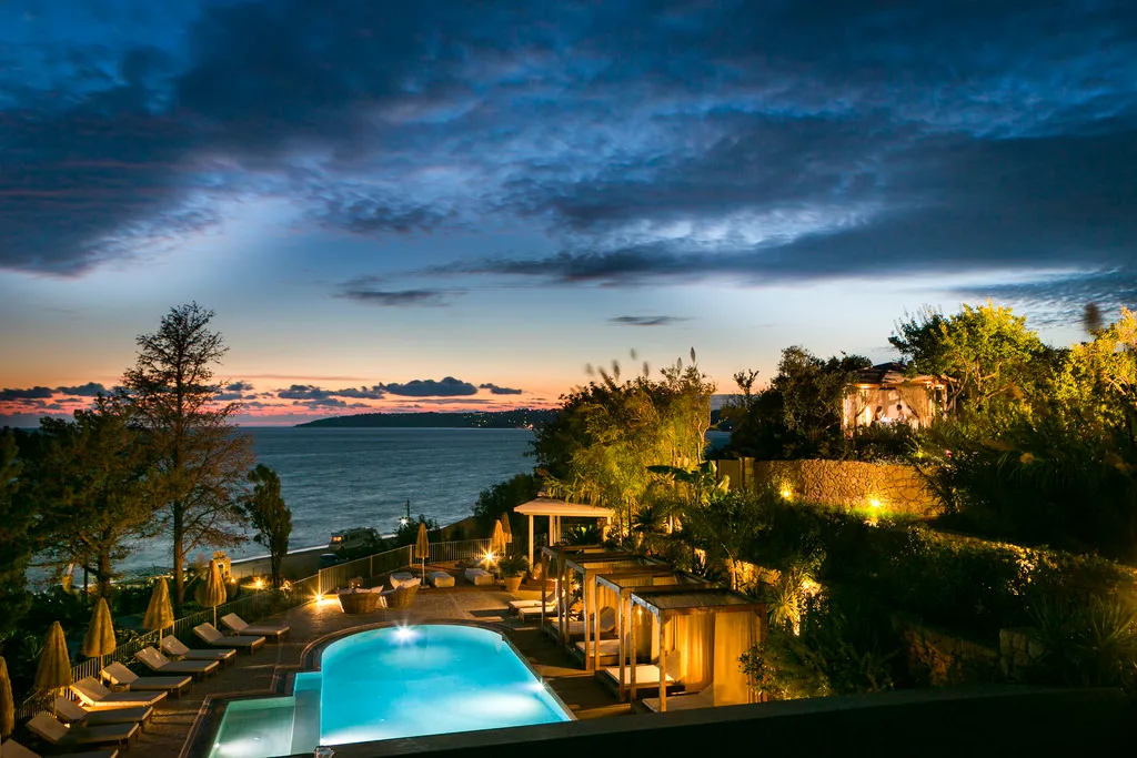 Pool, F Zeen, Kefallinia