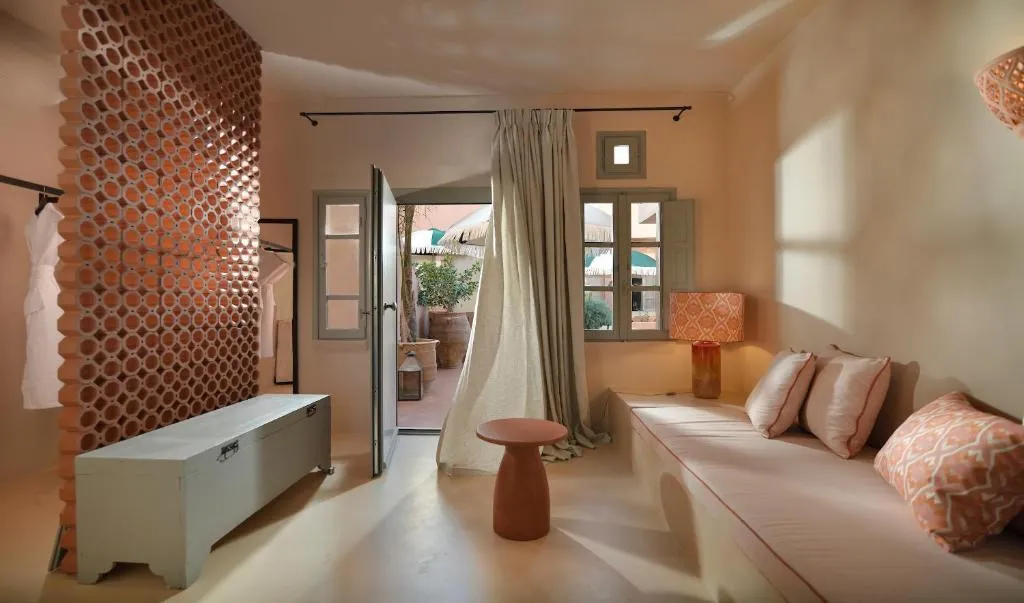 JUNIOR SUITE CAPACITY 3 Room, Terra Verde Oia By K&k, Santorini