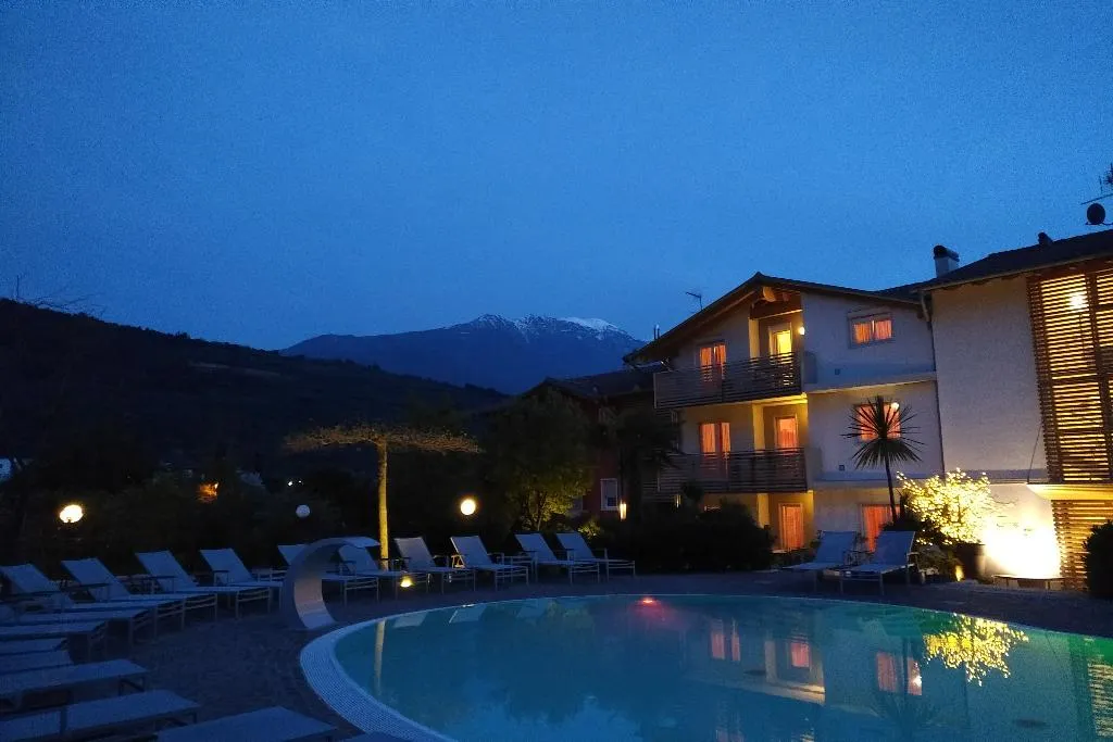 Pool, 4 Limoni Apartment Resort, Milan