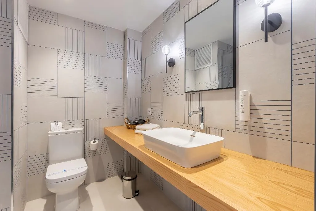 QUADRUPLE SEA VIEW Room, Soho Boutique Las Vegas, Costa Del Sol