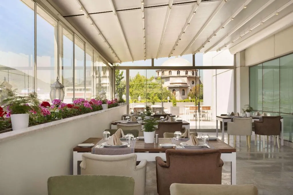Restaurant, Ramada Hotel & Suites Kemalpasa Izmir, Izmir