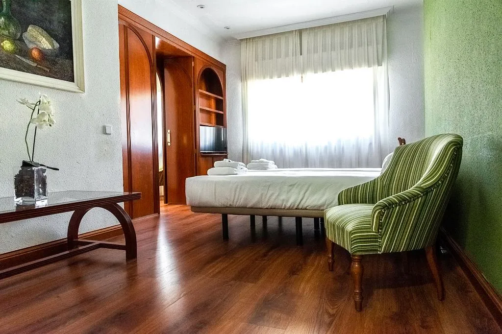 FAMILY ROOM STANDARD Room, Hotel Torremangana, Madrid