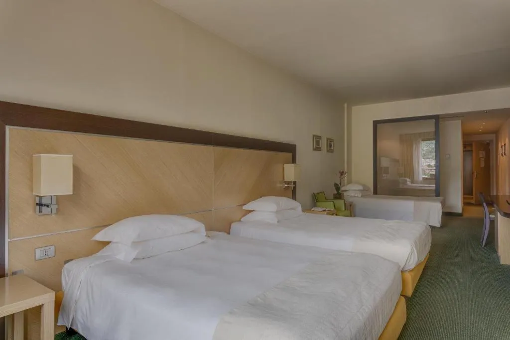 FAMILY ROOM LAKE VIEW Room, Hotel Griso Collection, Milan