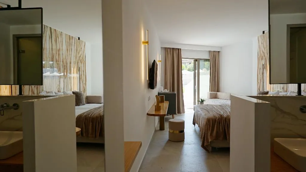 JUNIOR SUITE WITH PRIVATE POOL Room, Diana Palace Hotel Zakynthos, Zante
