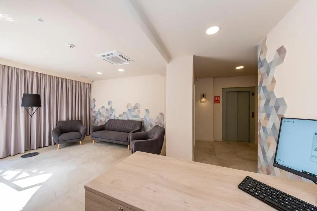 Lobby, Victori, Menorca