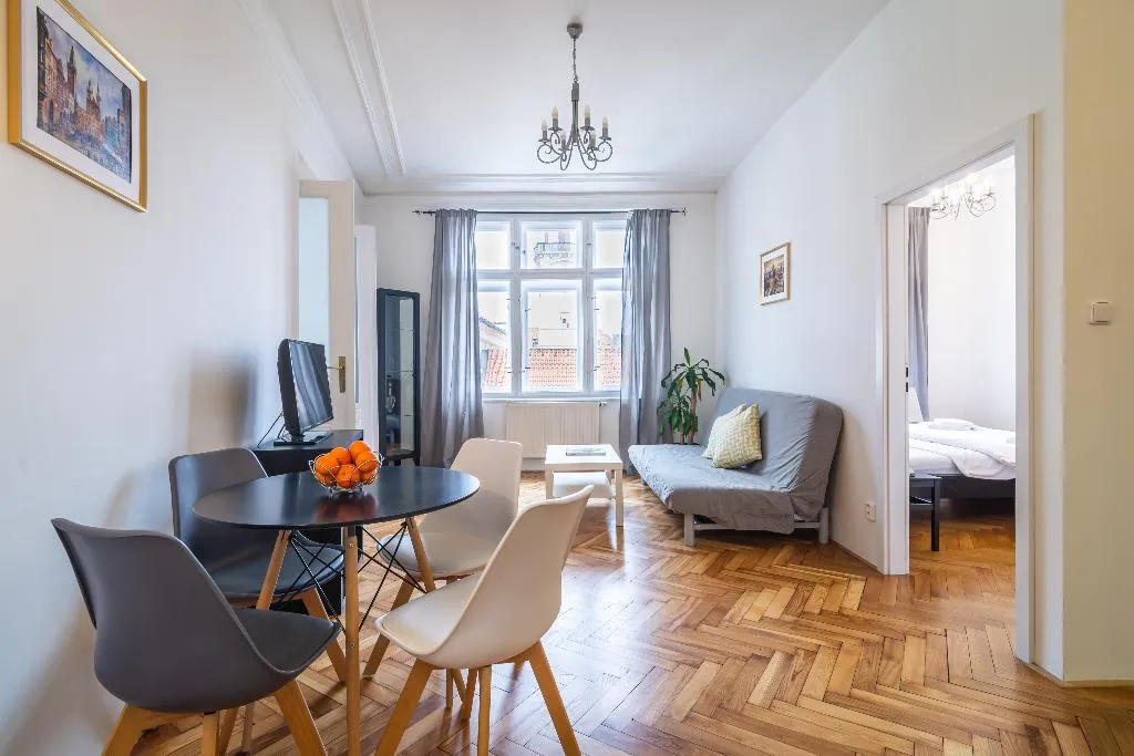APARTMENT WITH BALCONY WITH VIEWS Room, Royal Road Residence, Prague