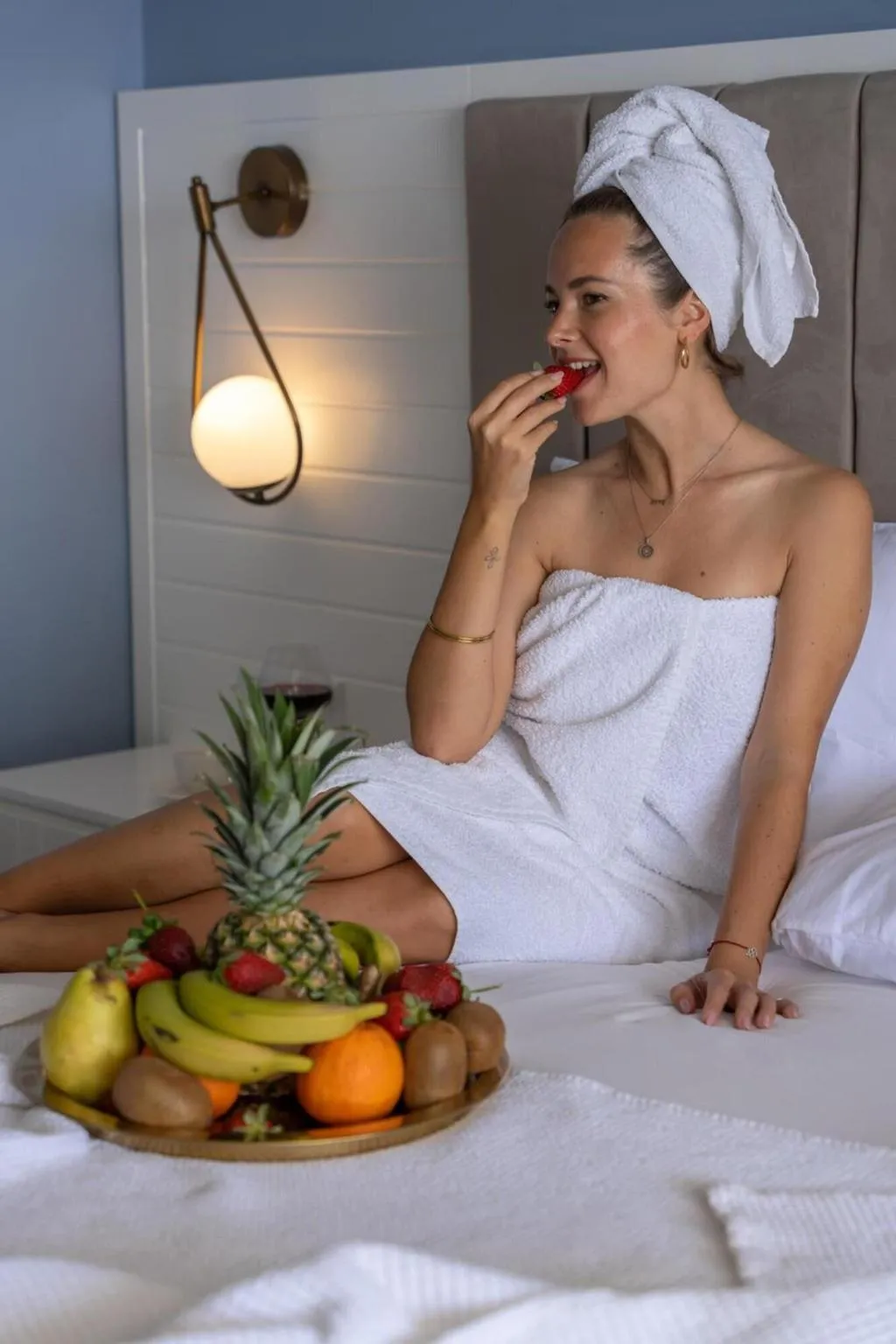 Room, Un Amor Hotel, Dalaman