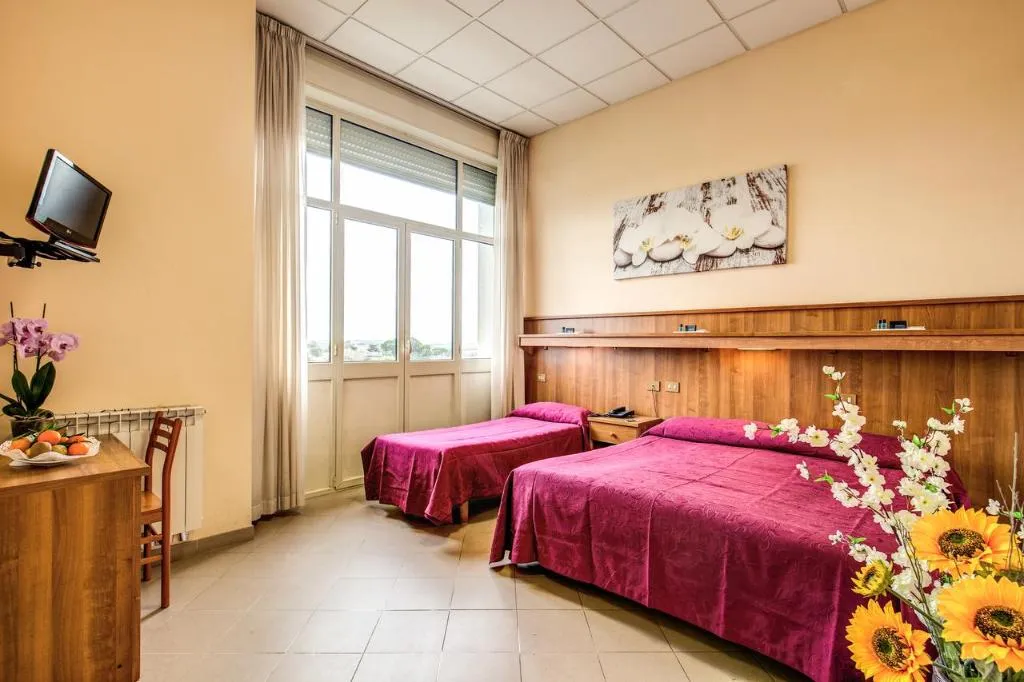 TRIPLE STANDARD Room, Domus Urbis, Rome