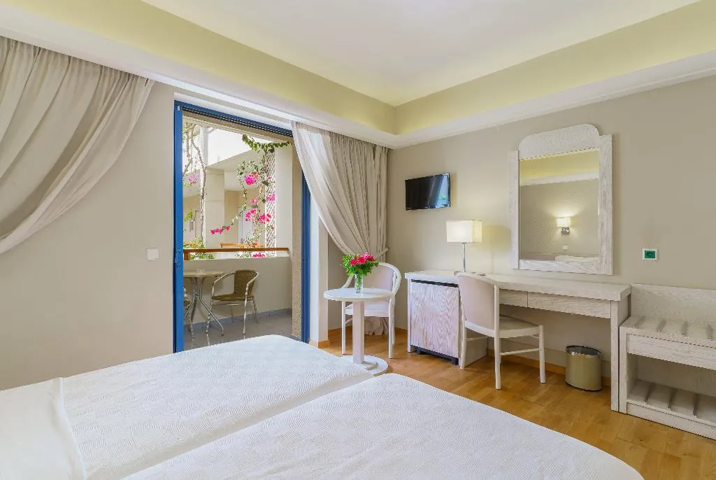 Double or Twin STANDARD Room, Pearl Beach, Crete