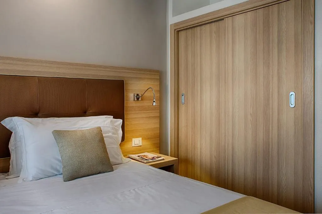 Room, American Hotel, Naples