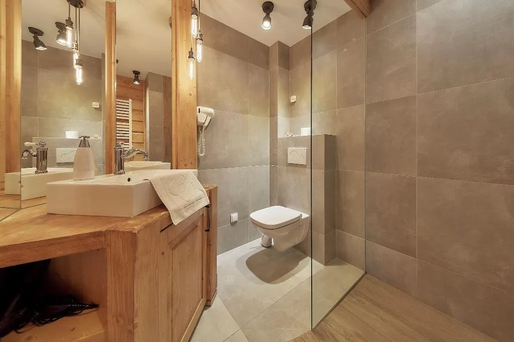 Room, ApartHotel Giewont, Krakow