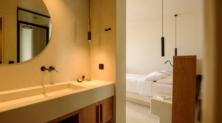 11 11 By Potnia Theron Suites, Santorini