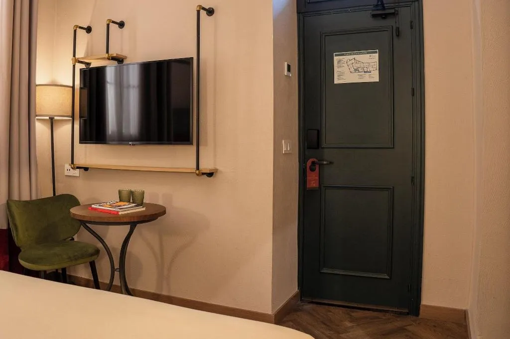 Room, Honest Sevilla, Seville