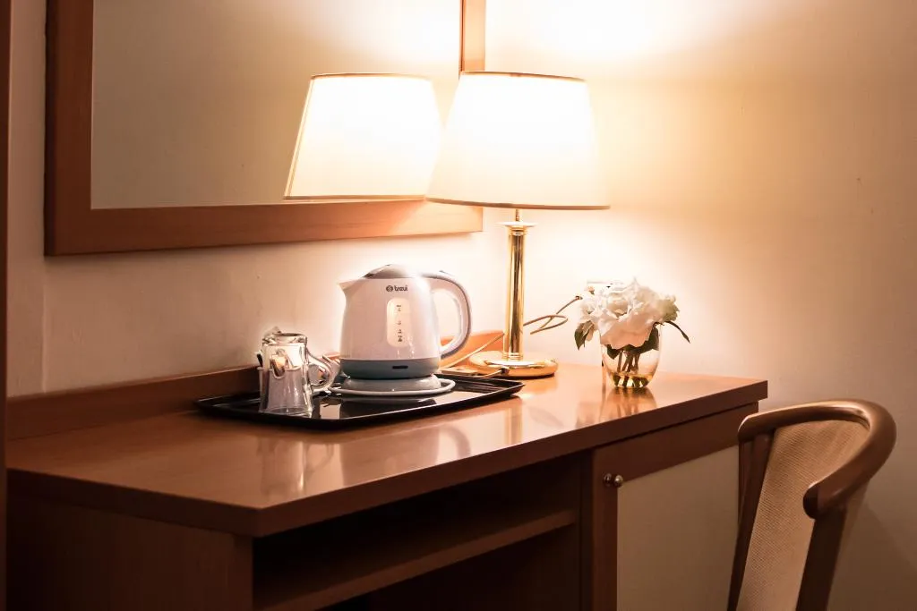 DOUBLE STANDARD Room, Maxim Axial, Florence