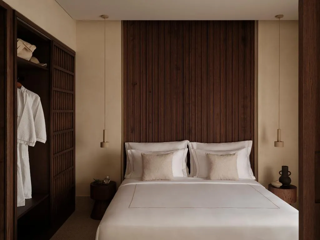 TRIPLE DELUXE ONE BEDROOM Room, Enarma Suites & Spa Wellness Retreat, Santorini