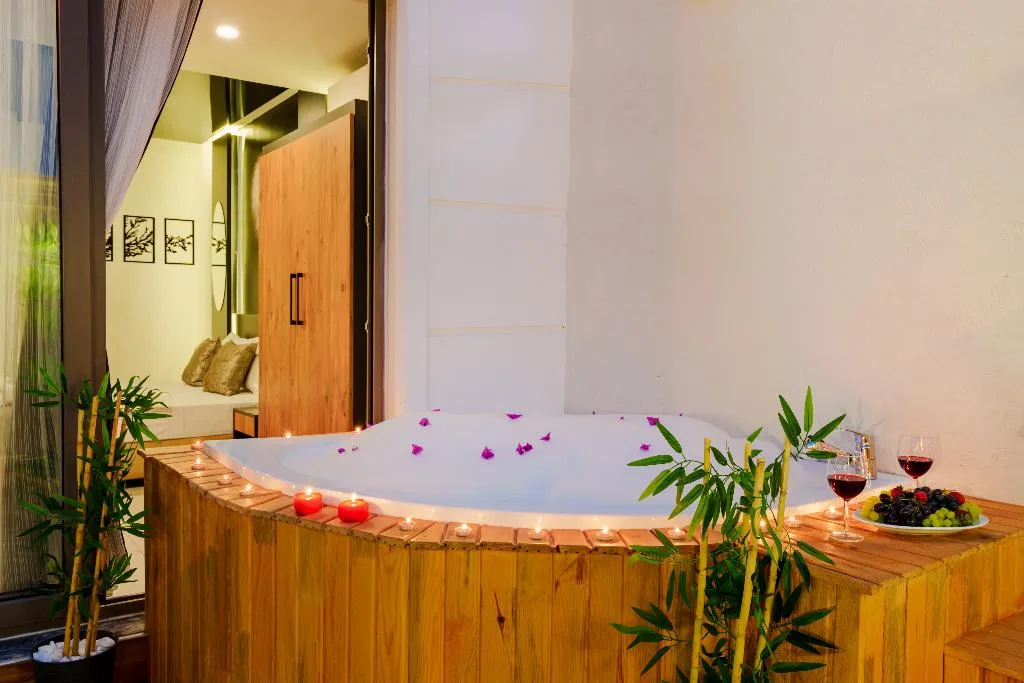 SUITE KING BED WITH JACUZZI Room, Mrt Suites Lara, Antalya