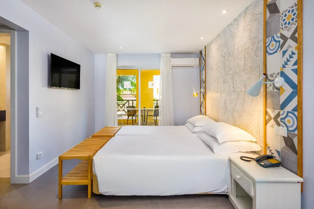 TWIN STANDARD Room, AP Adriana Beach Resort, Algarve